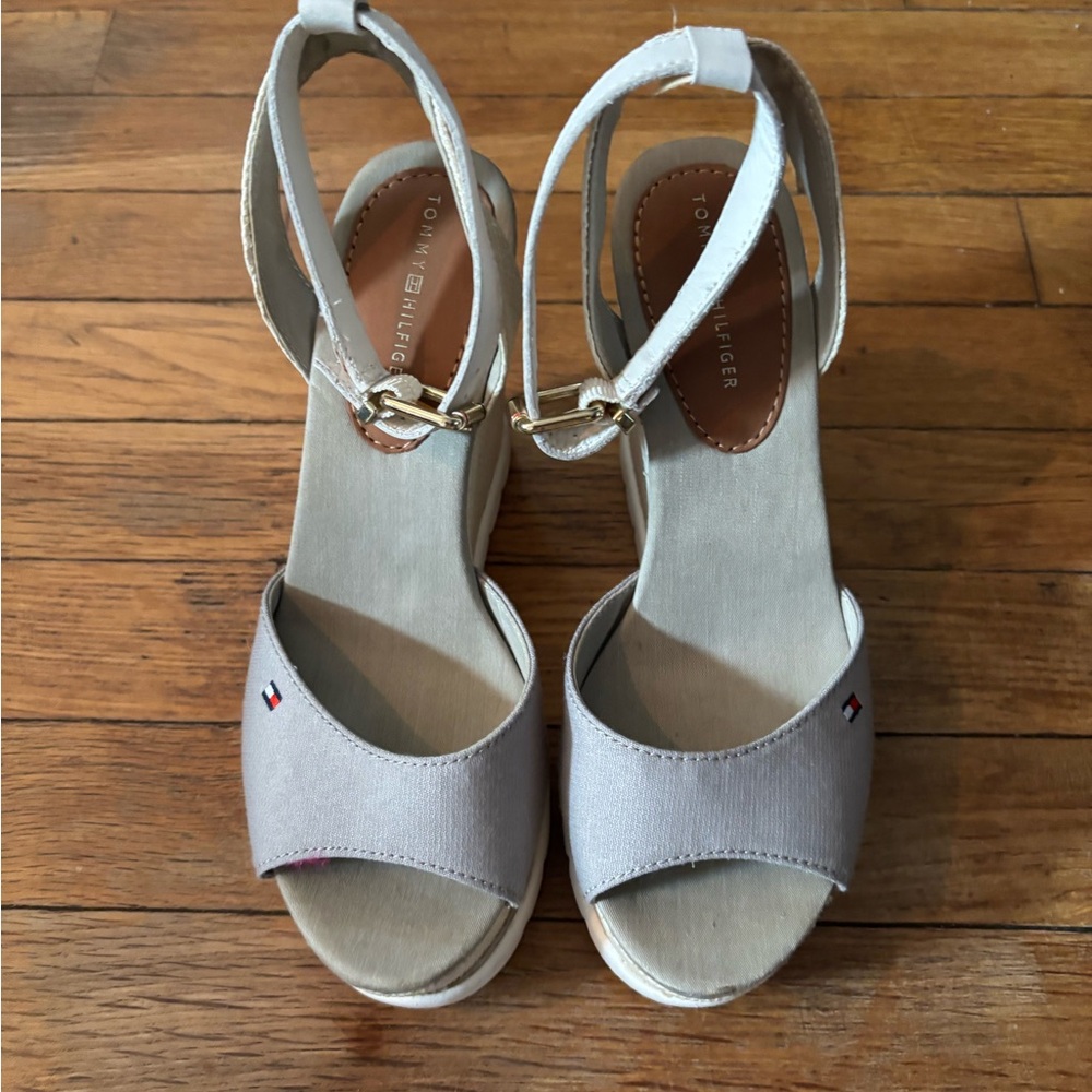 Tommy Hilfiger Women's Light Gray Wedges